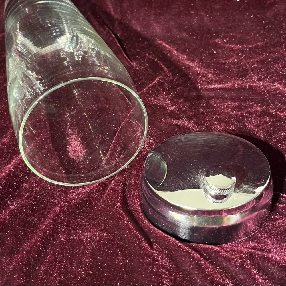 Vintage MCM Large Clear Glass Cocktail Shaker Screw Spout, 10